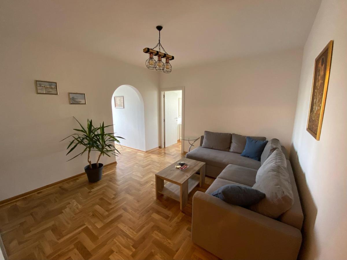 Riverside Apartman